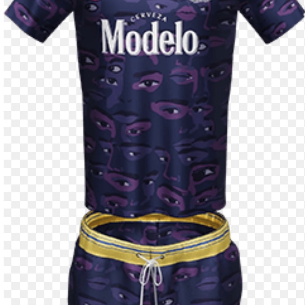 Modelo ‘Football Club’ outfit - Picture 12 of 12